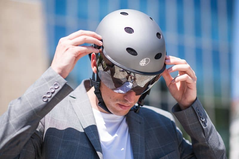 casque visière photochromique mobilité douce