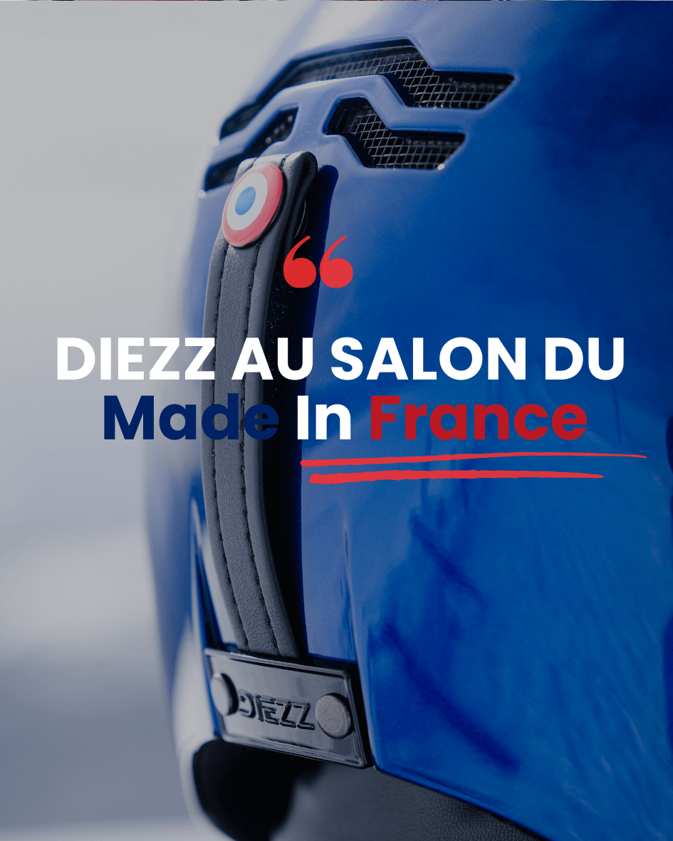 Casque Major DIEZZ bleu présenté au Salon du Made in France, avec un bouton tricolore.